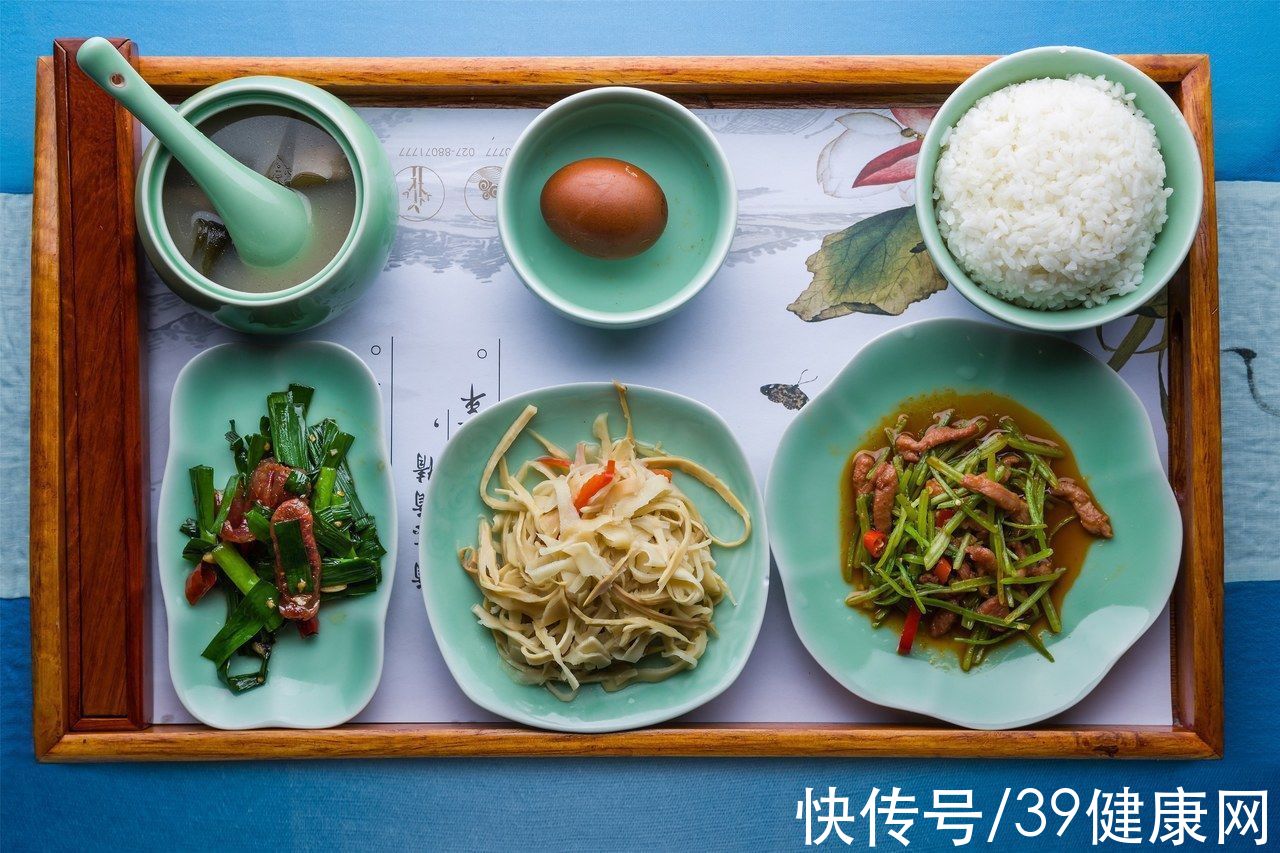 节食|吃得越少，活得越久？一日三餐该怎么吃，钟南山的长寿菜单告诉你