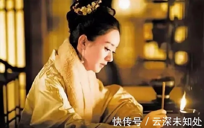 古代人$李清照少不知愁,酒后寻欢写下第一首词,现在已是女孩学坏的借口