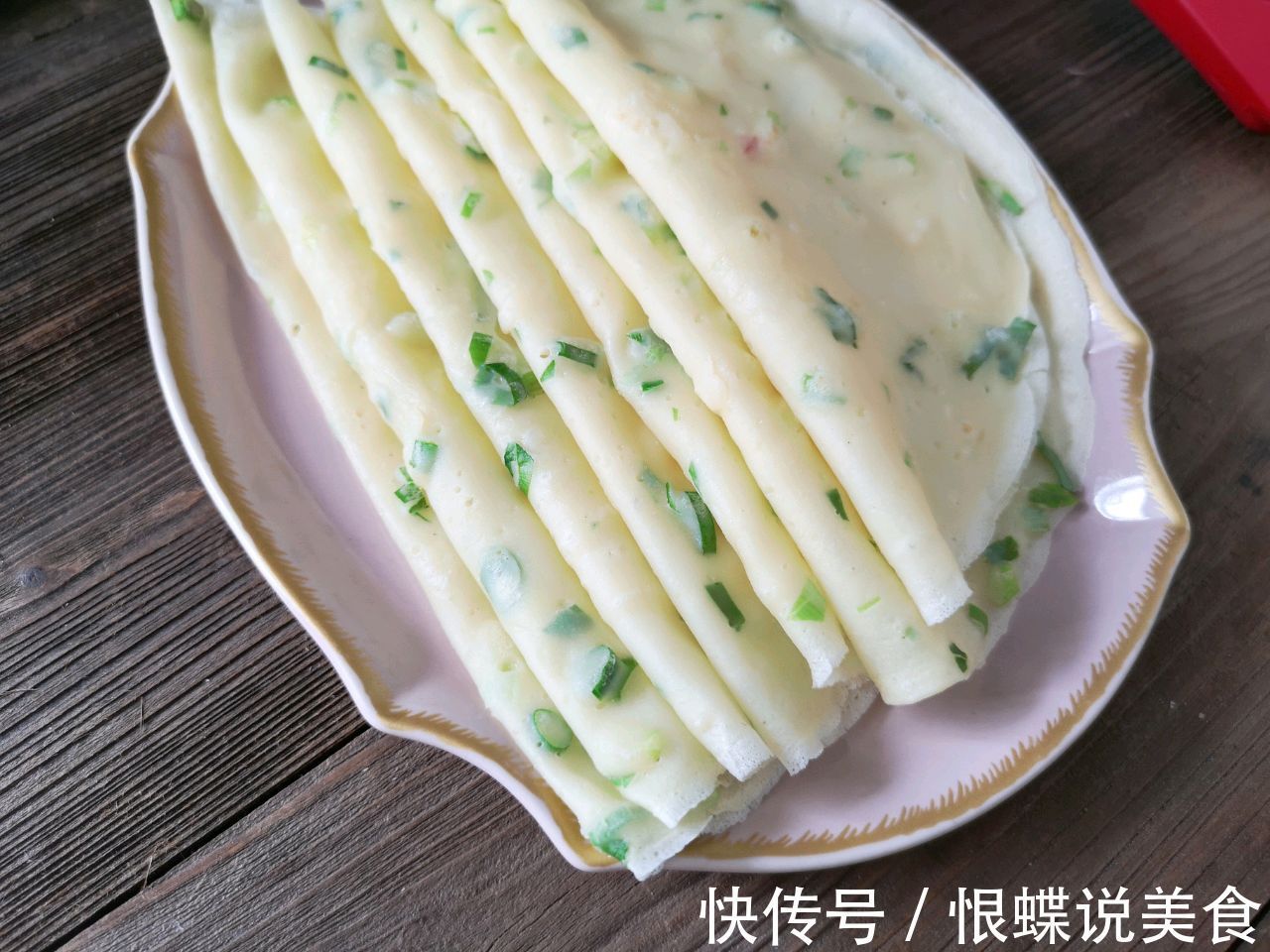 早上没时间做早饭，这个鸡蛋饼筷子搅一搅就上桌，10分钟搞定