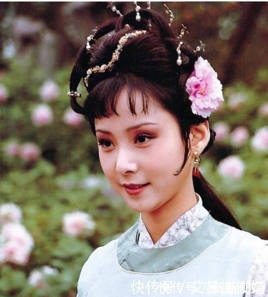 赖嬷嬷|贾母一句不经意的话，道出晴雯的真实身份，难怪她处处高人一等