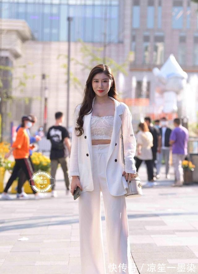 显瘦 光彩夺目的打底裤显瘦好搭配,显得身材妩媚动人,清爽舒适!