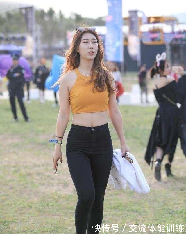 伞裤 被穿打底裤的女生美到了,显腿部纤细修长,简单好学!