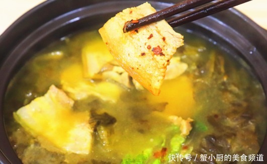 解馋|补肾养血滋阴润燥补蛋白质,汤鲜肉嫩解馋还入味,开胃下饭