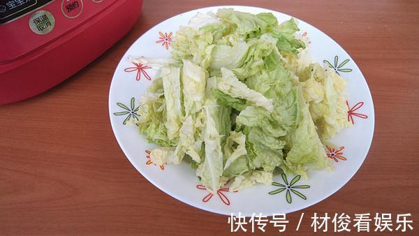 豆腐和“它”搭配,不放调料也很鲜,提高免疫力,冬季要经常吃!