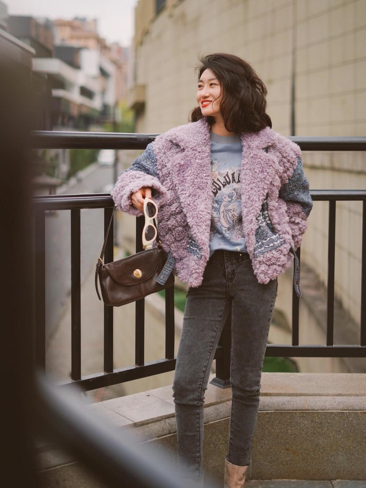 搭配|今年火了一种单品叫“颗粒绒外套”,软糯舒适又保暖,洋气百搭