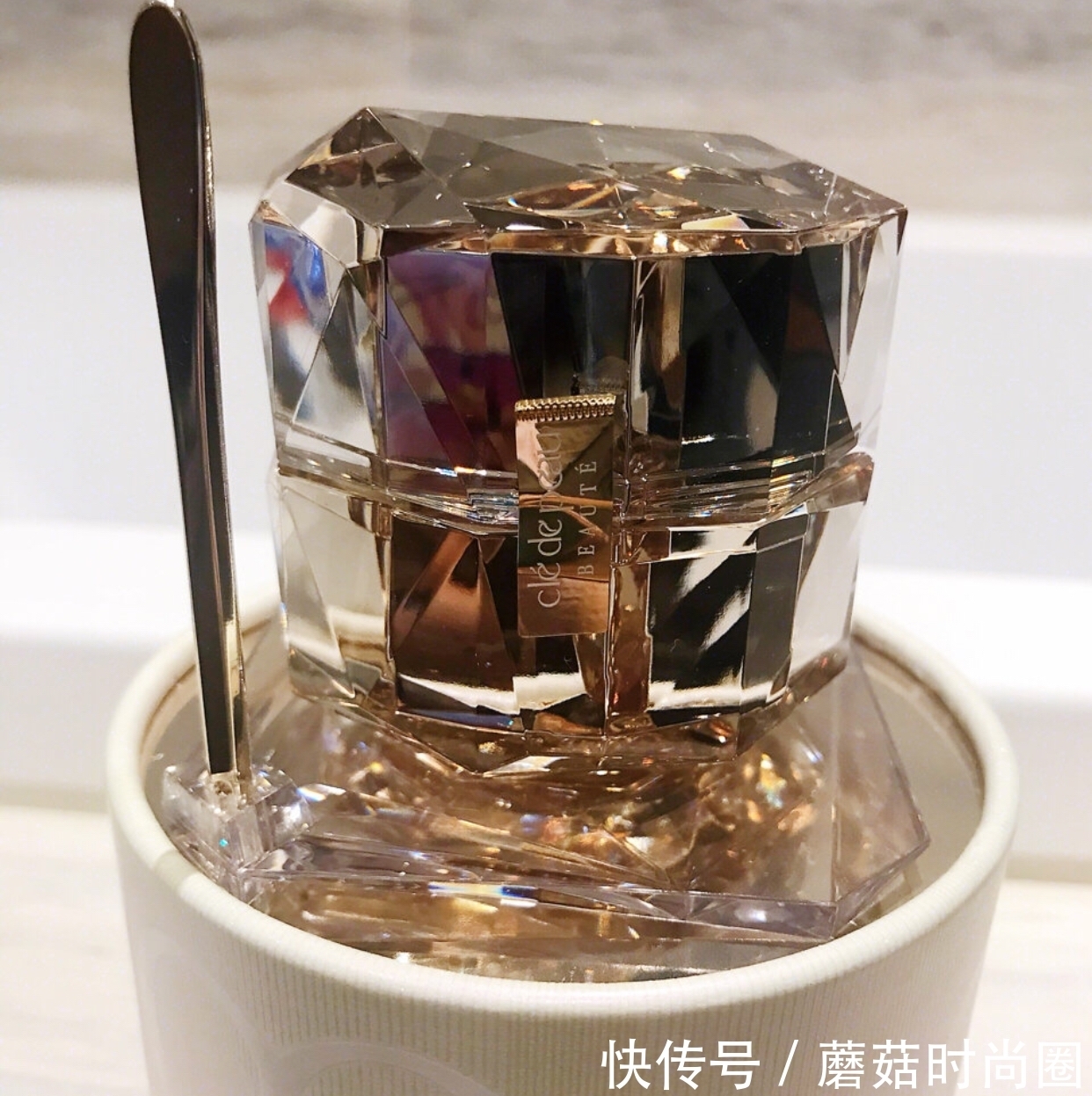 诺贝尔奖|堪比微整的贵妇护肤,用过的才知道有多好,使用感对得起价格