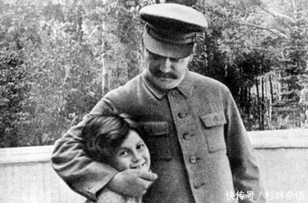 忠于|斯大林的三个子女,两个忠于苏联下场悲惨,跑到美国的笑到了最后