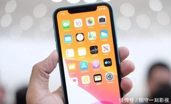 款手机|不吹不黑！预算4000，买iPhone 11和买华为P40哪个更划算？