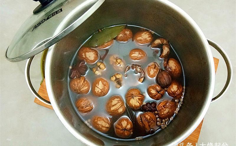 解锁核桃新吃法,清甜脆嫩,不涩嘴,做法超简单