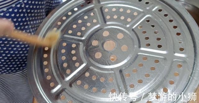 好吃|肉包子这样做太好吃了,学会这样调肉馅,包子松软鲜香,好吃解馋