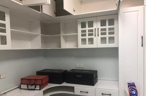 柜子|新家装修花了20万,阳台打通成小茶室,飘窗打满柜子,多出20㎡