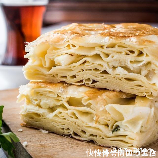 电饼铛烙饼总发硬原来错在第一步，厨娘教你1招，香软又好吃