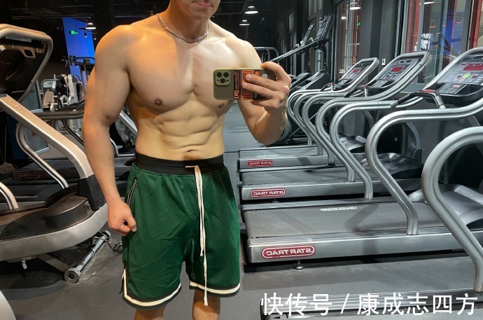 训练|身高不够肌肉来凑,擅长力量训练,拥有高耸入云的迷人斜方肌!