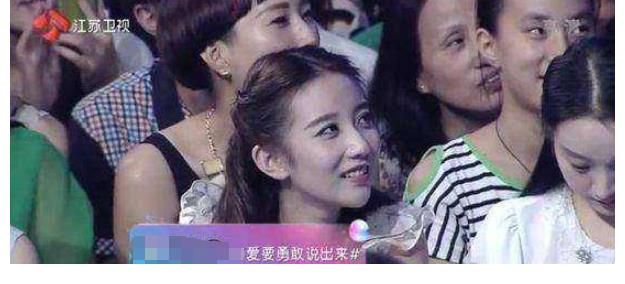 美女|《非诚勿扰》最美女观众，靠短短几秒镜头走红，如今成当红小花旦