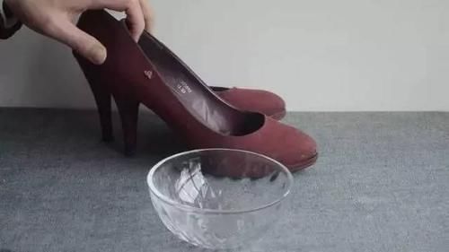 包装纸|鞋子挤脚？老司机教你2招，学会后鞋子怎么穿都舒服！
