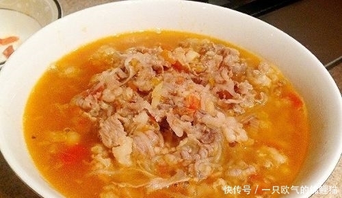 汤汁|巨开胃,低脂金针菇番茄肥牛汤,好喝到汤汁都不剩,暖心又暖胃!