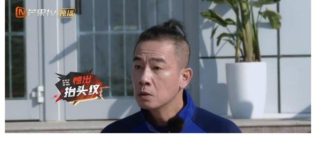 54岁仍旧如此认真对待高强度工作,难怪陈小春能红这么多年