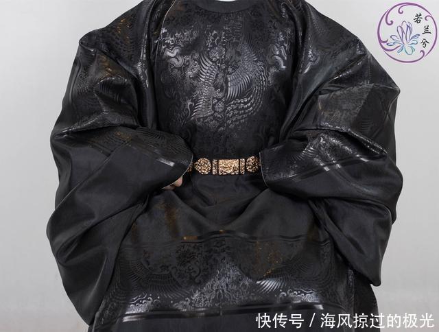 飞鱼服|最近流行一种汉服,近看很帅,远看却像垃圾袋,网友邪剑仙