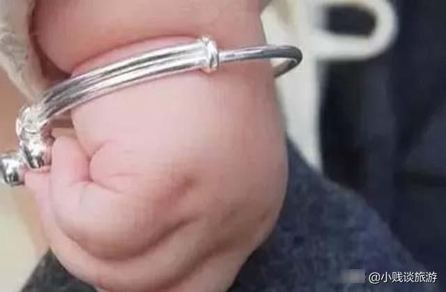 醒来|宝宝在满周岁的酒席上睡着了,直到散场也没醒,结果再也无法醒来