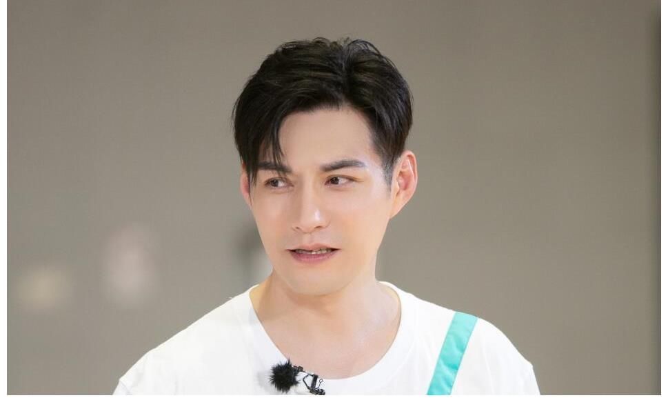 要不是严屹宽的“自爆”,陈立农这次怕是要被骂上热搜了