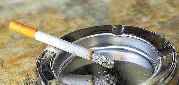 时常抽烟的人,吸烟前谨记3句话,既不用戒烟,肺也能减轻负担