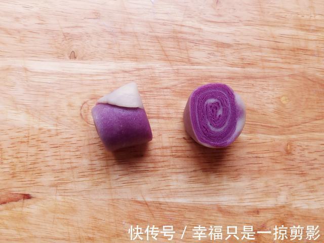 面粉别做馒头了，试试此款点心，个人觉得比馒头好看还好吃，真香