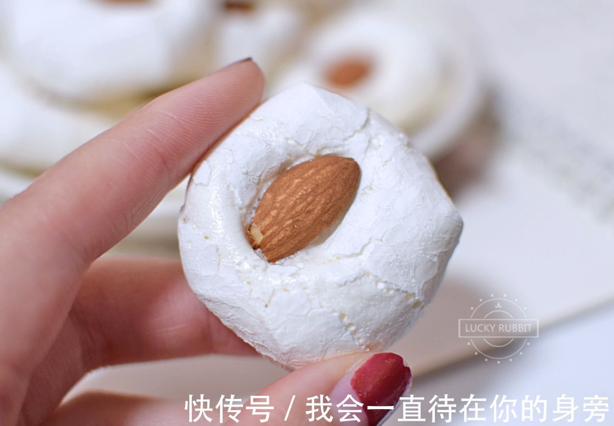 烤箱|试做网红饼干,只需两种材料,又甜又脆,好吃到停不下来
