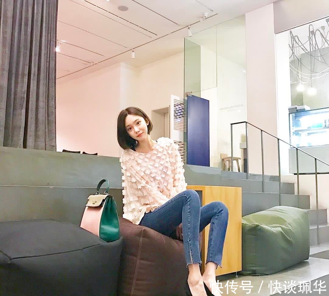 私房照|清纯可人短发清新妹子,好身材私房照