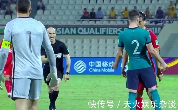 中國(guó)隊(duì)|李鐵犯錯(cuò)后第1次公開亮相，雙眼通紅暴瘦20斤，人民日?qǐng)?bào)嚴(yán)厲批評(píng)