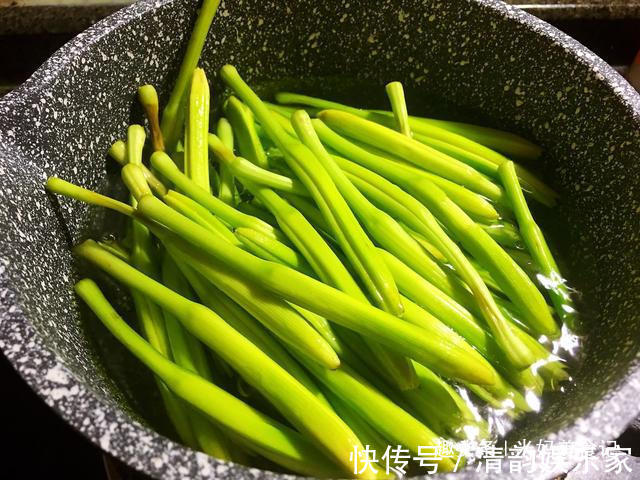草酸|炒菜前，这6种蔬菜必须焯水，为了家人健康，再懒也别省这一步！