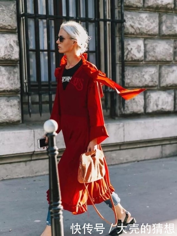 外套不要太多,有这“2款”就够了!洋气显瘦,时髦女生都在穿