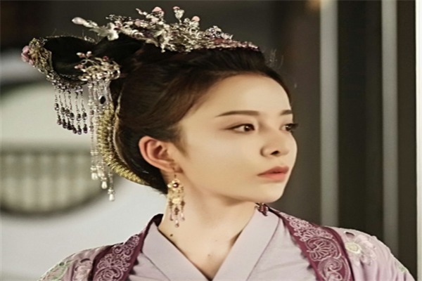 奎木狼|金圣宫娘娘和乌鸡国皇后，都幸免于难，百花羞为何却被奎木狼霸占