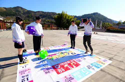 沙坝仔村没坝，但有神农，是城里人向往的村落