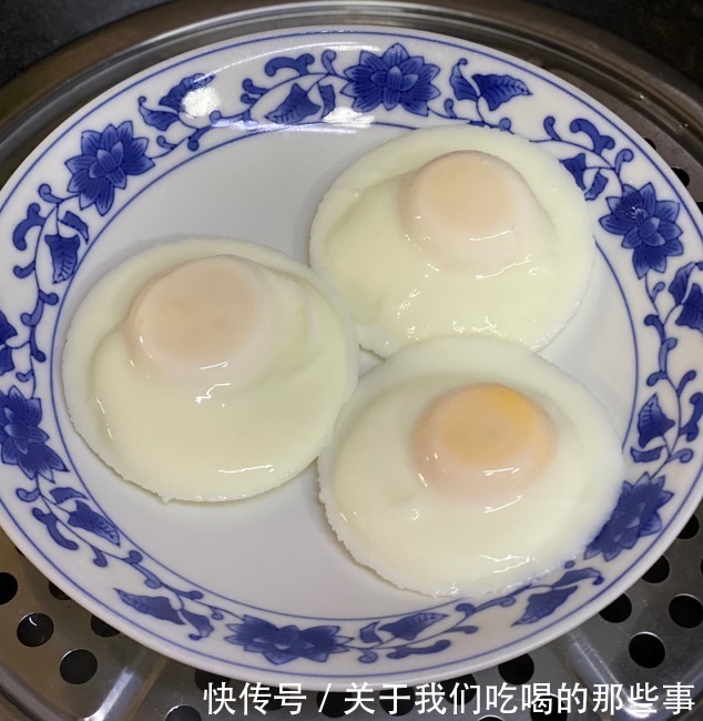 如何煮出完美荷包蛋?分享3种做法,个个圆润光滑,不散花不起沫