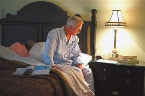 儿子|父母给2个儿子全款买房,却被赶出家门不要对子女太好,不值得