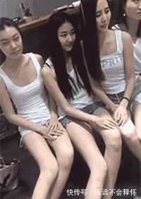 |搞笑GIF趣图:今天去相亲,对方一直玩手机,我还有戏吗?