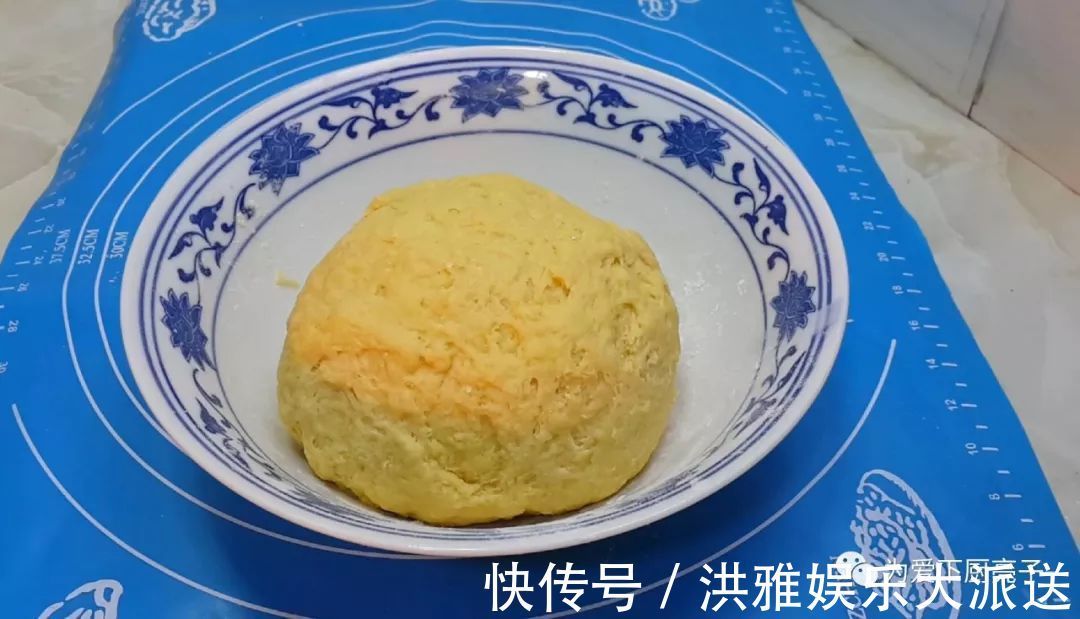 红枣|5个鸡蛋,1斤面粉,锅里一炒,做出创意小零食,比蛋糕好吃十倍