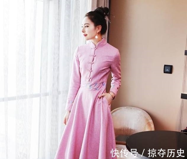 绣花|老一套的连衣裙，真不起眼，时尚女人都爱上旗袍裙