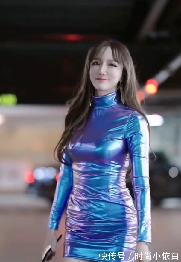 半筒靴|皮裙与半筒靴搭配，冷艳中透着高级，一般人驾驭不了