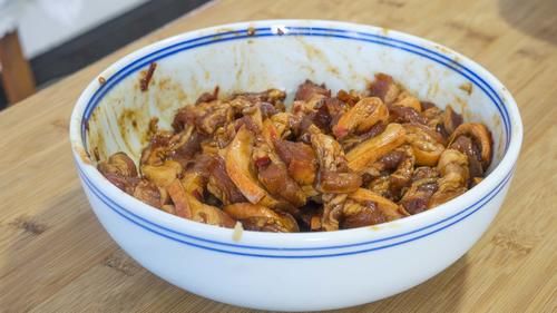 五花肉老做法，上锅蒸一蒸就出锅，一层比一层香，好吃不腻口