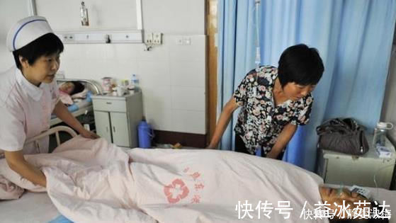 孩子|“最强产妇”火了,买菜路上当街分娩,生完娃后淡定抱娃拎菜回家