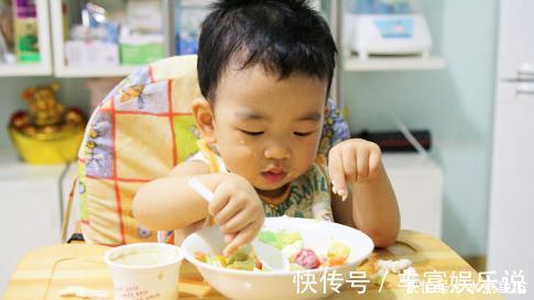 面条|比面条还不如别再给娃吃4种辅食了，“毁”了脾胃宝宝长不高