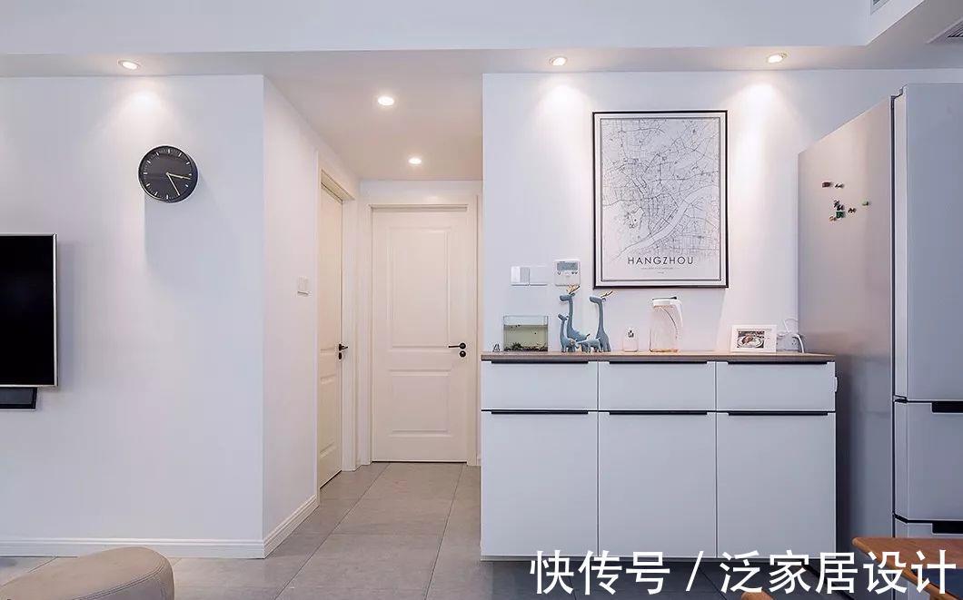 瓷砖|都2021年了,你家还在用瓷砖踢脚线?答应我,请把它换了吧!