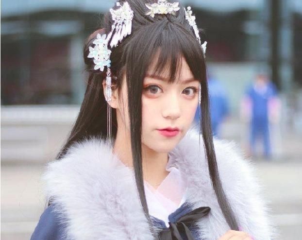 古装造型|当网红COS古装,蔡萝莉搞笑,刀小刀违和,而她代表“东方美”!