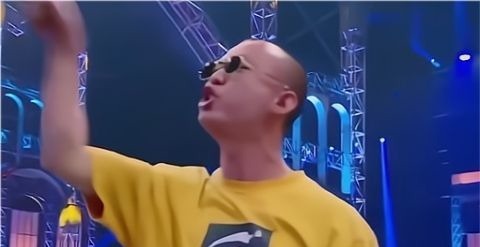 陈小春、谢天华患难见真情,GAI借机自夸,拿自己跟陈小春对比