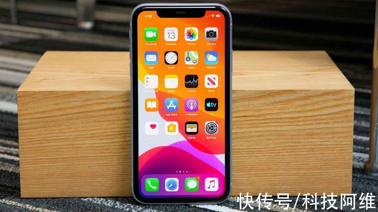 果粉|iPhone11最新价格确认，128GB版本跌至新低价，果粉可以捡漏了