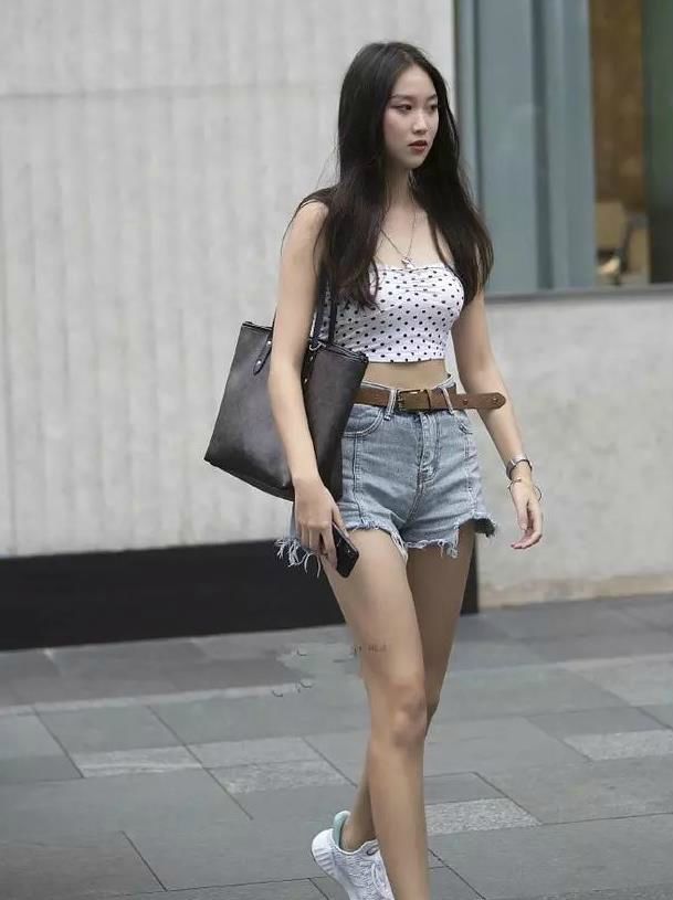 高挑|街拍:高挑有魅力的小姐姐,肌肤胜雪,美目流盼