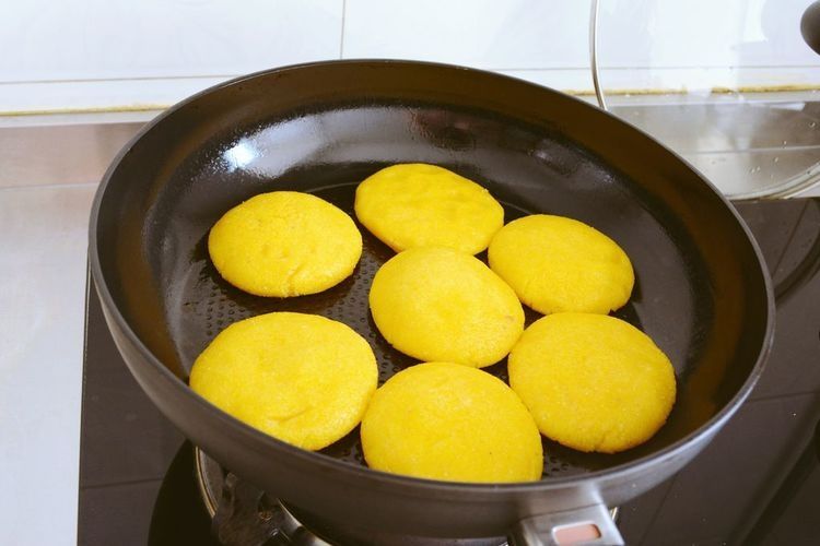 自制玉米饼，多吃粗粮对身体好，做法简单，香甜可口