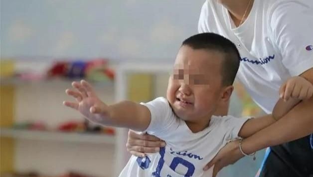 家庭教育|第一天上幼儿园不哭的孩子,大多来自这3种家庭,你家娃在其中吗