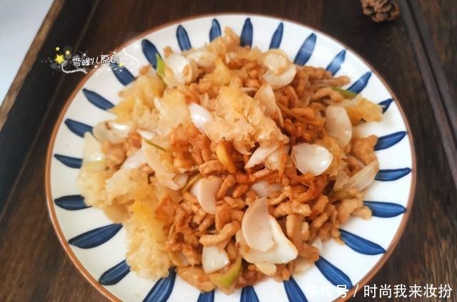 着柠檬|天冷了,少吃白菜萝卜多吃它,简单炒炒就上桌,一冬天滋润不上火